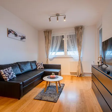 Flexible Selfcheckins 41 - Zagreb - Luxury - Parking - Loggia - Brand New Apartment Exterior photo