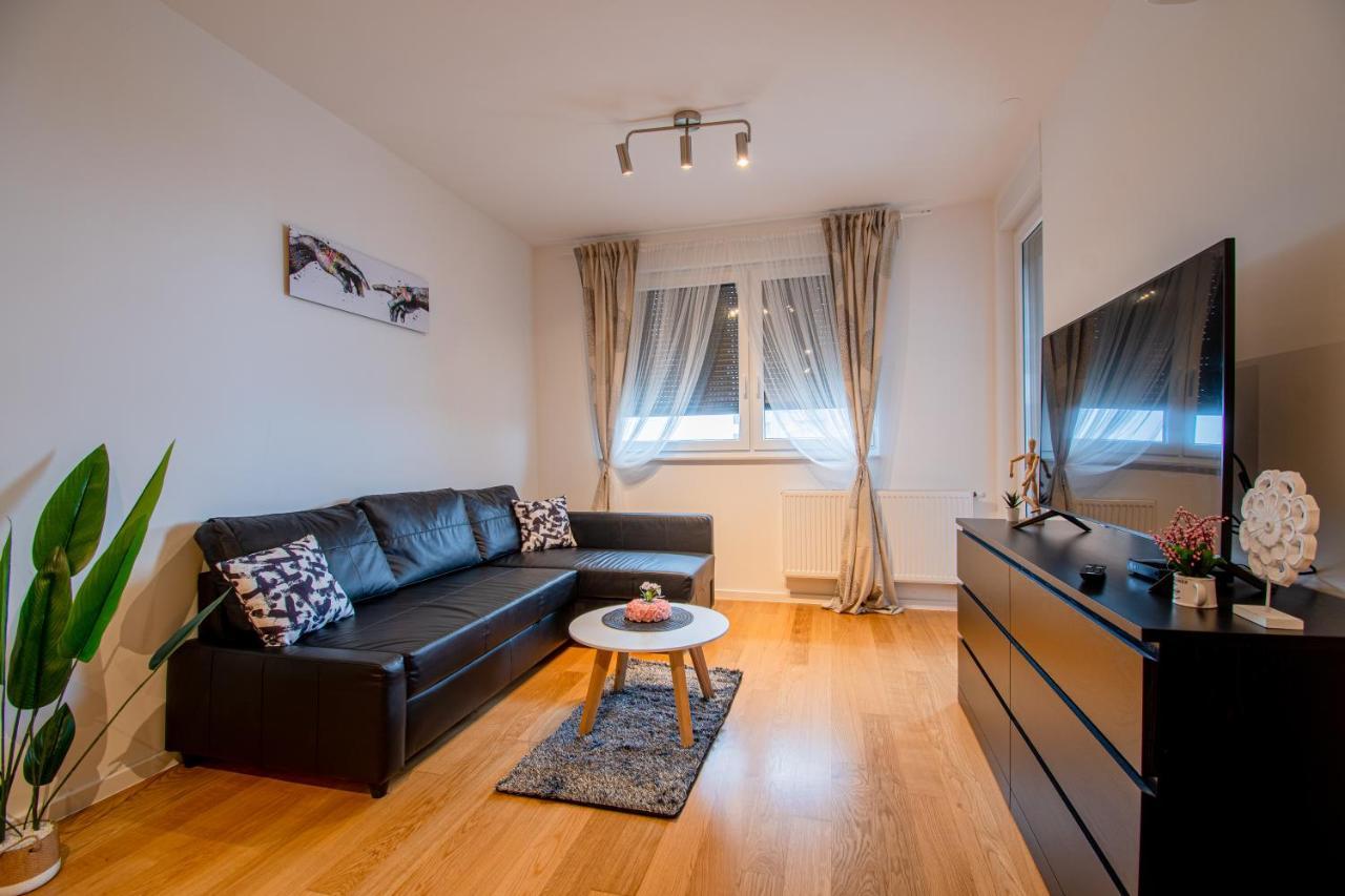 Flexible Selfcheckins 41 - - Luxury - Parking - Loggia - Brand New Apartment Zagreb