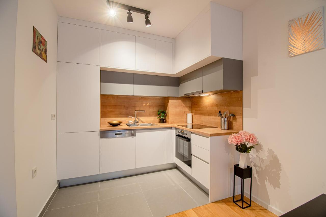 Apartmán Flexible Selfcheckins 41 - - Luxury - Parking - Loggia - Brand New *