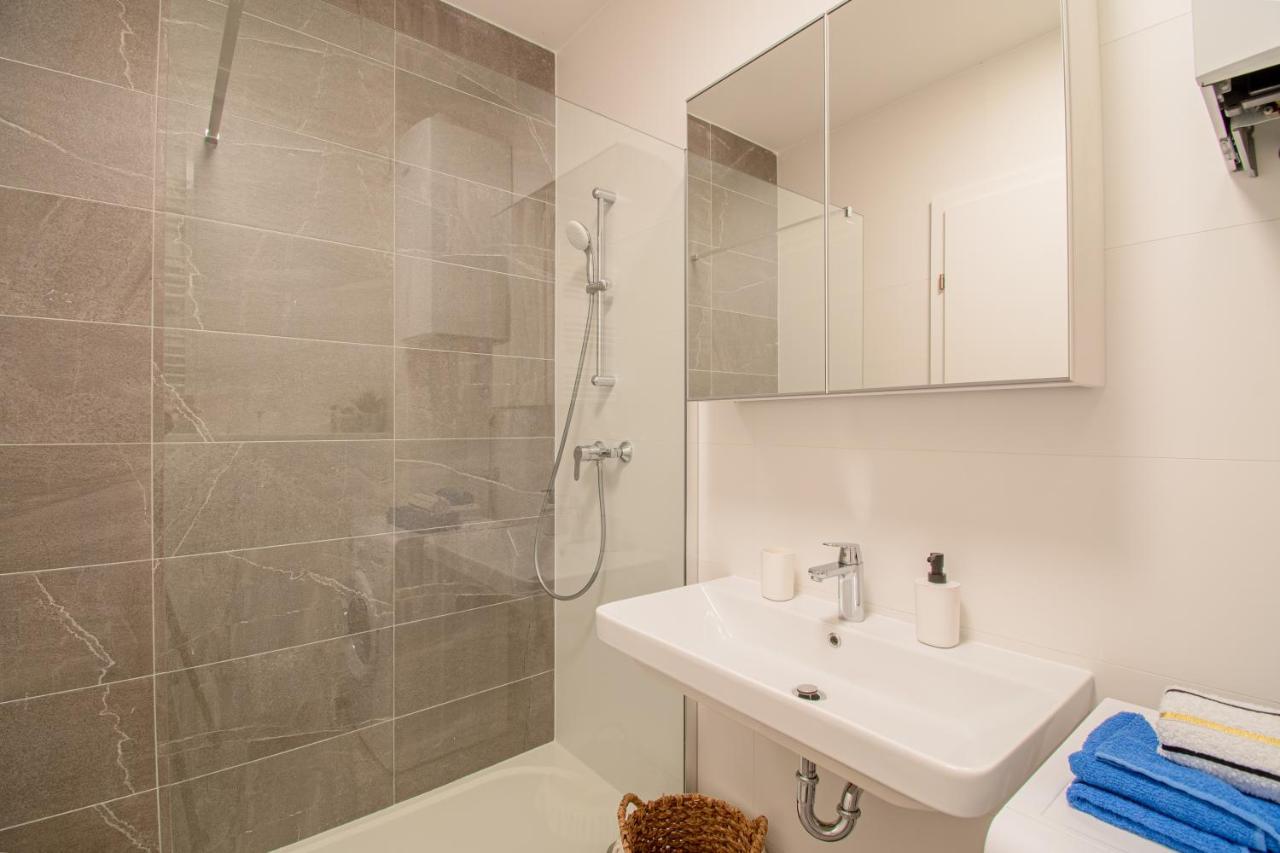 Apartment Flexible Selfcheckins 41 - - Luxury - Parking - Loggia - Brand New